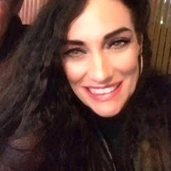 Meet your Posher, Julie..2 day free shipping - Picture 1 of 8